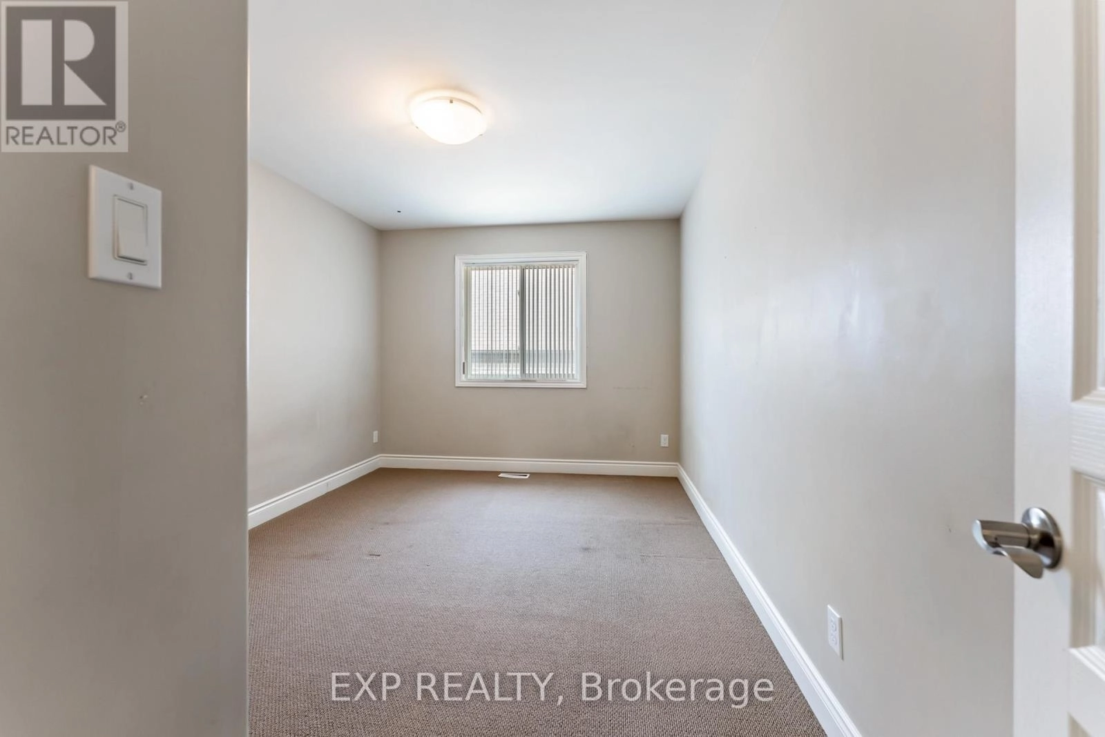 28 Stonecrest Boulevard, Quinte West, Ontario K8R 0A4 - Photo 23 - X12330493