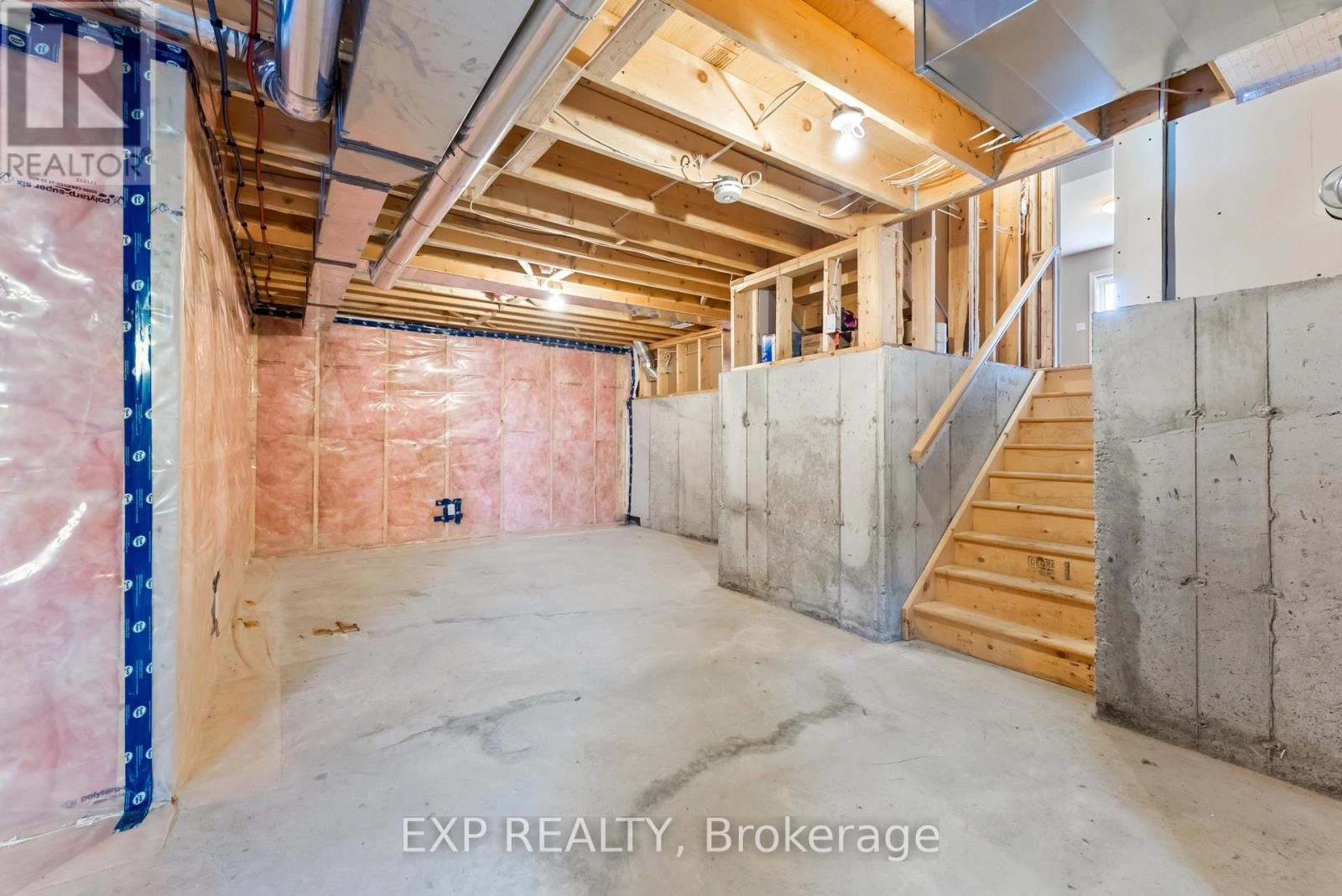 28 Stonecrest Boulevard, Quinte West, Ontario K8R 0A4 - Photo 31 - X12330493