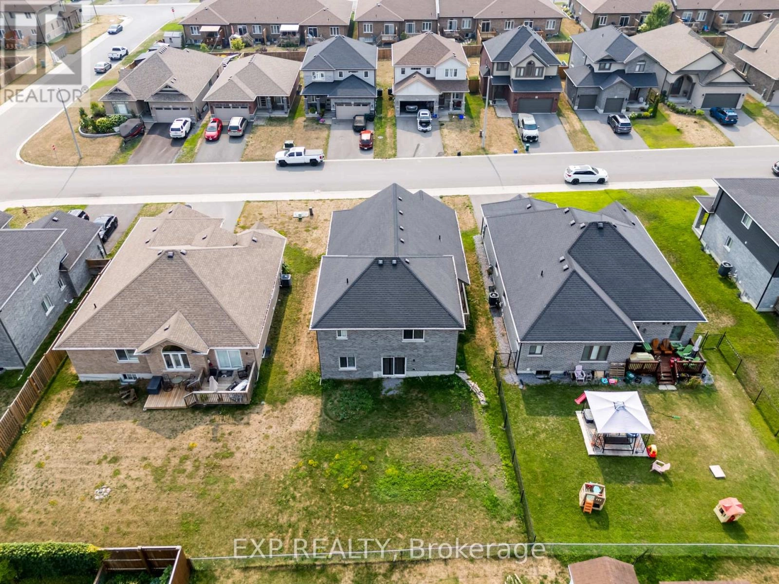 28 Stonecrest Boulevard, Quinte West, Ontario K8R 0A4 - Photo 37 - X12330493