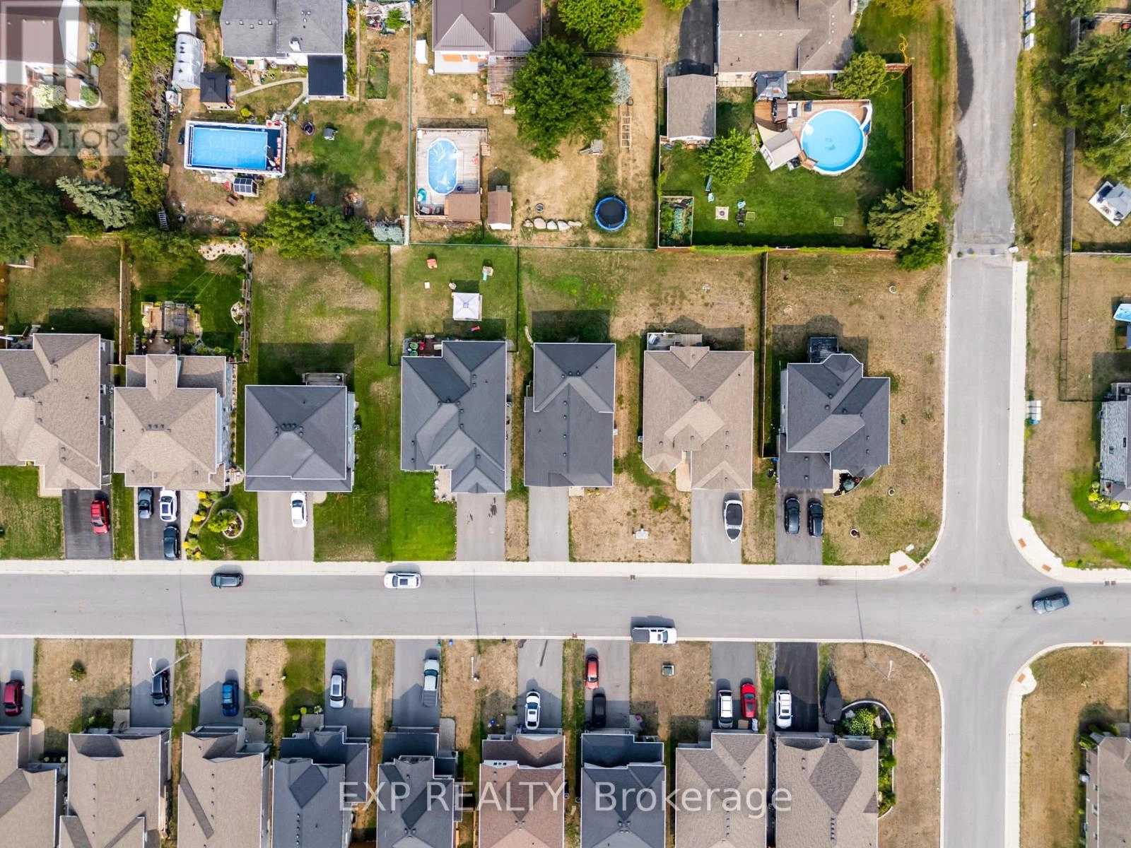 28 Stonecrest Boulevard, Quinte West, Ontario K8R 0A4 - Photo 38 - X12330493