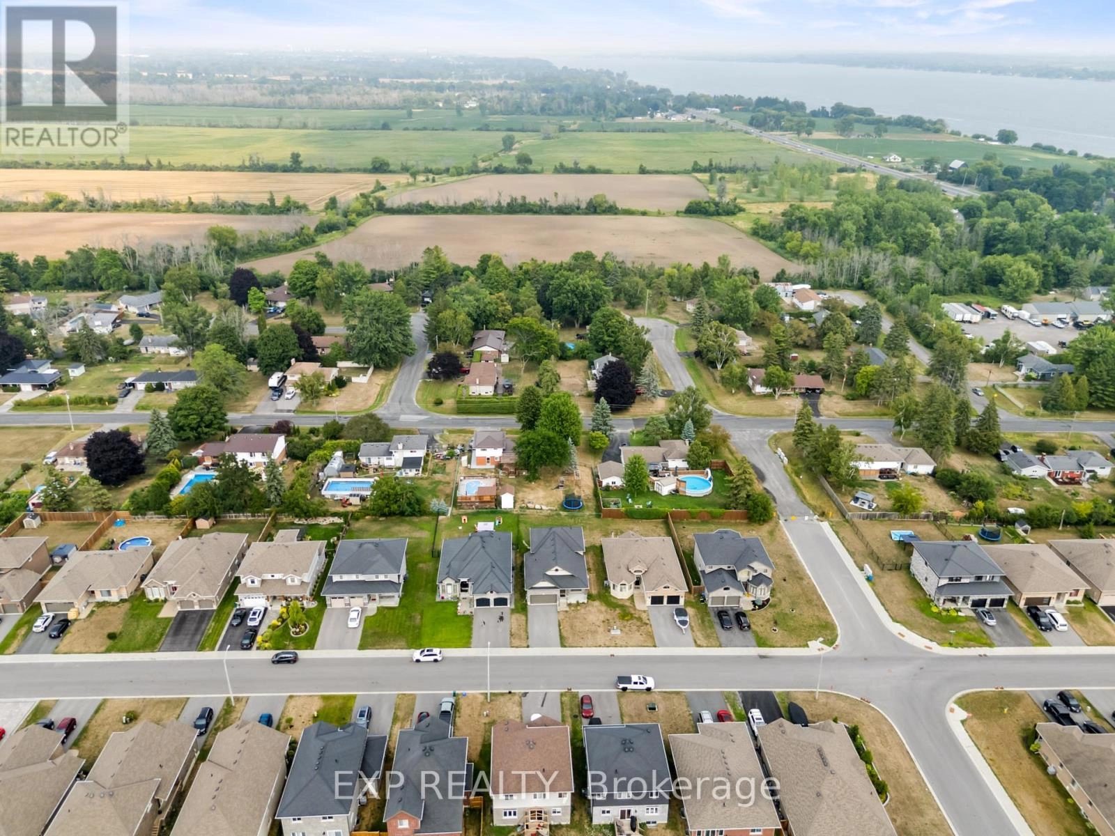 28 Stonecrest Boulevard, Quinte West, Ontario K8R 0A4 - Photo 39 - X12330493