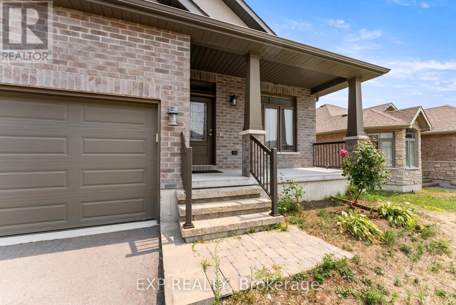 28 Stonecrest Boulevard, Quinte West, Ontario K8R 0A4 - Photo 4 - X12330493