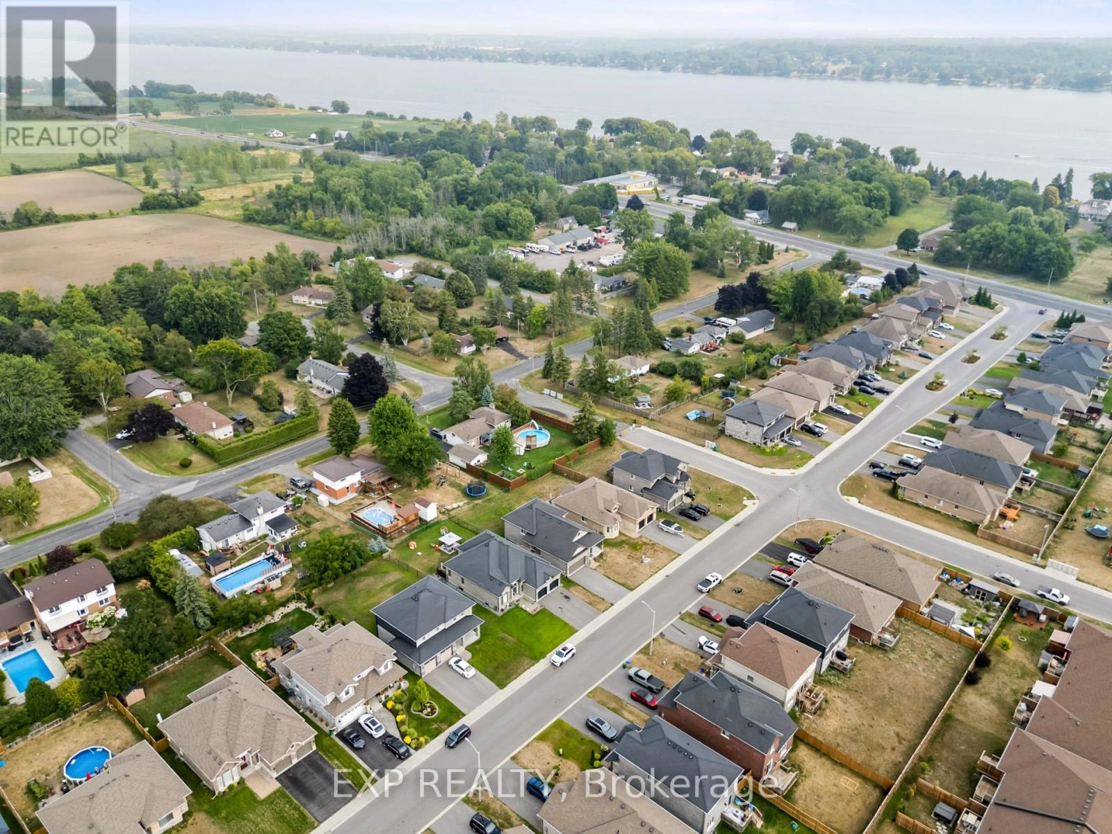 28 Stonecrest Boulevard, Quinte West, Ontario K8R 0A4 - Photo 40 - X12330493