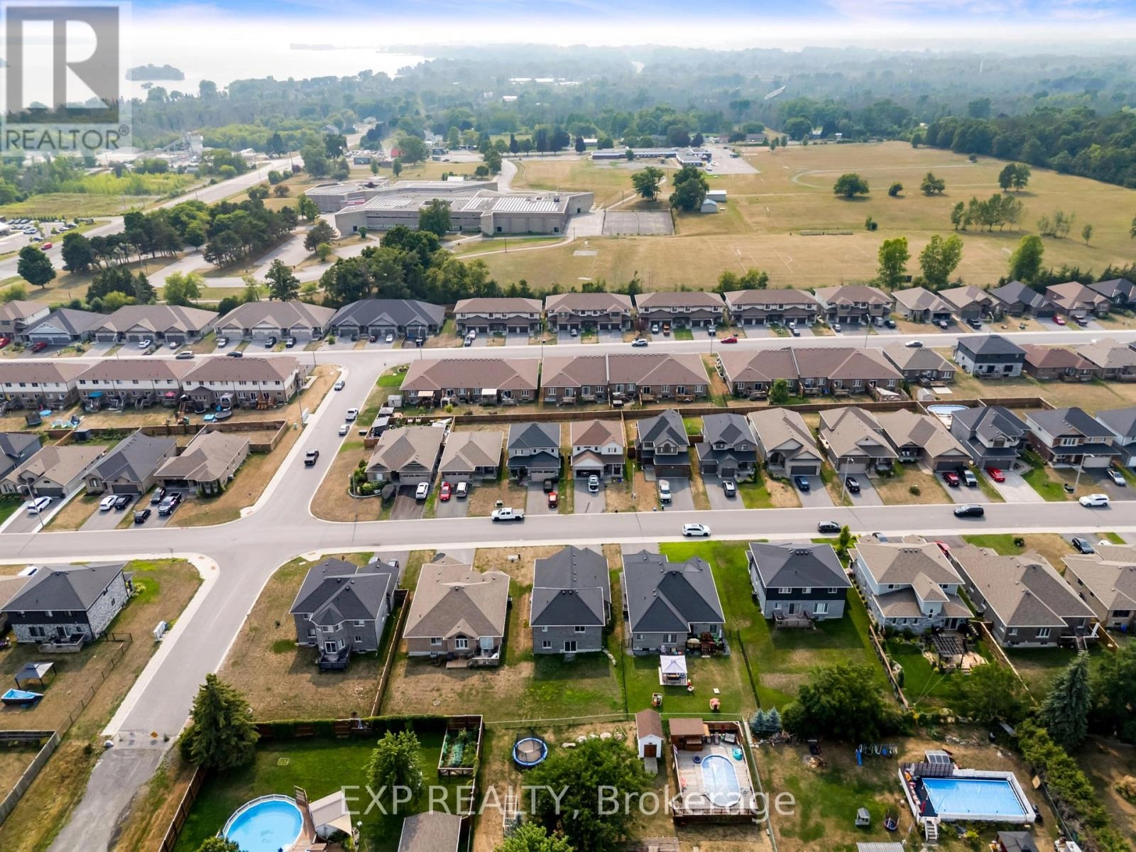 28 Stonecrest Boulevard, Quinte West, Ontario K8R 0A4 - Photo 41 - X12330493