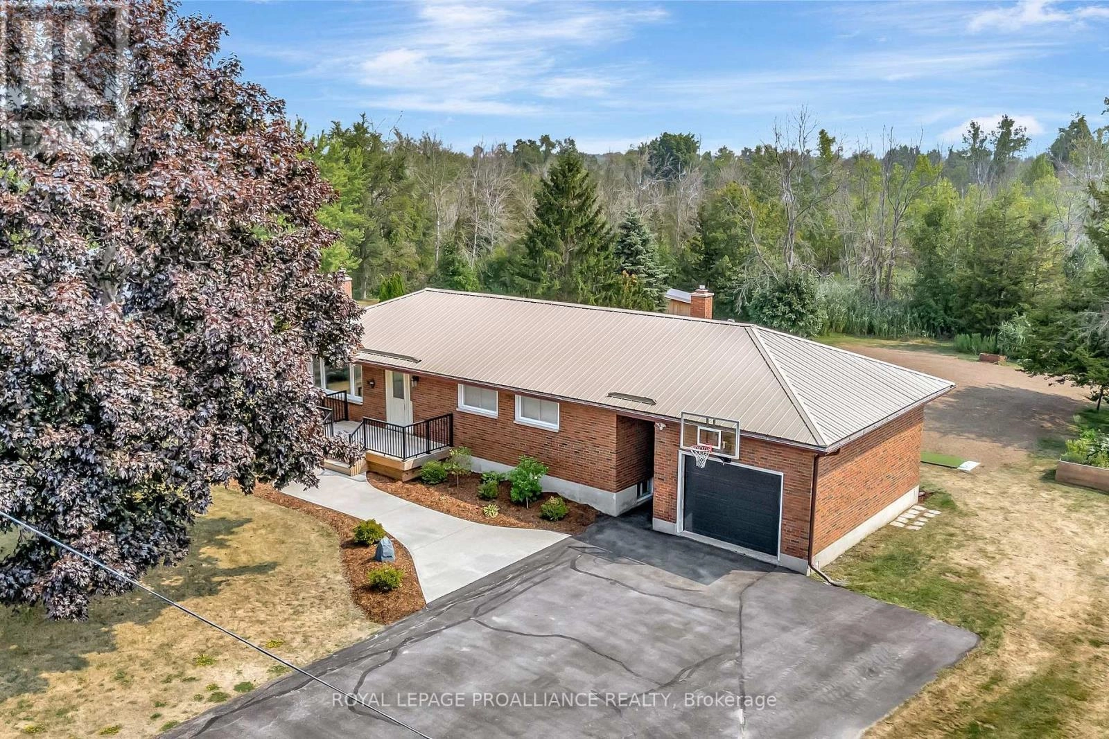 206 Elmwood Drive, Belleville, Ontario  K8N 4Z4 - Photo 3 - X12330790