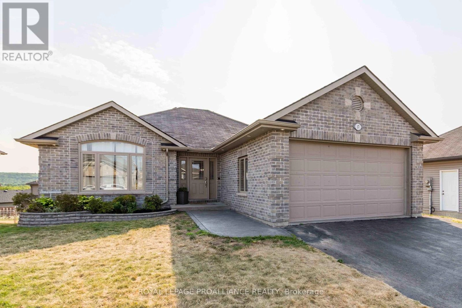 17 Rosewood Drive, Quinte West, Ontario  K0K 2C0 - Photo 1 - X12330839