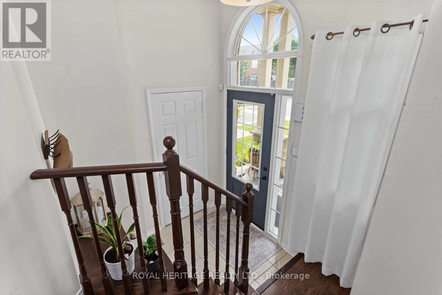 11 Piper Crescent, Clarington, Ontario L1C 0G3 - Photo 4 - E12329461