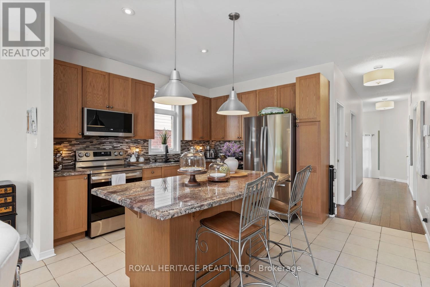 11 Piper Crescent, Clarington, Ontario L1C 0G3 - Photo 5 - E12329461