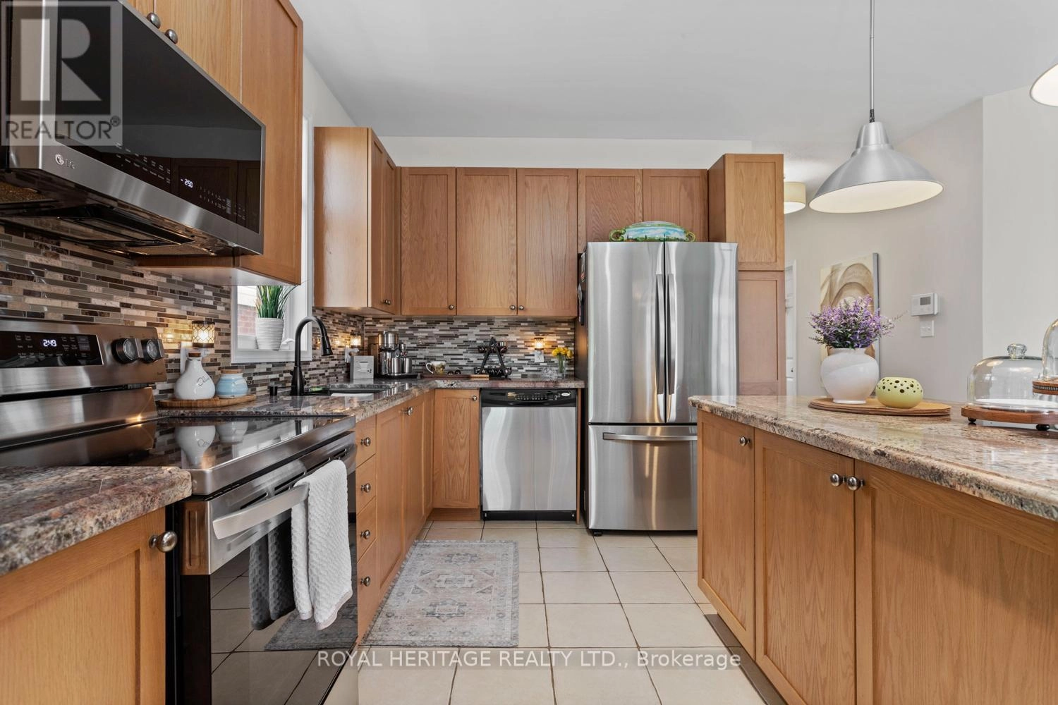 11 Piper Crescent, Clarington, Ontario L1C 0G3 - Photo 7 - E12329461