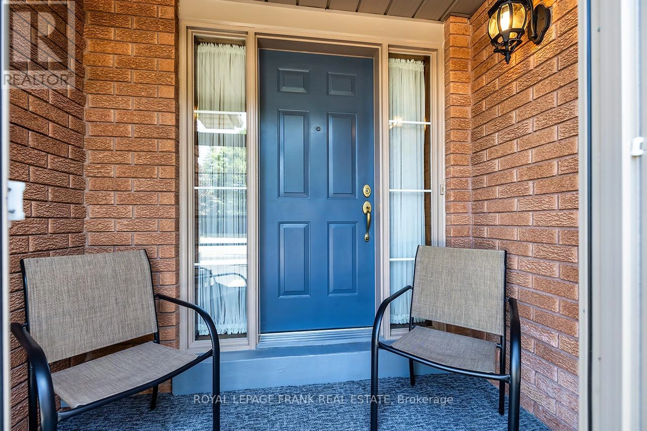 65 Garden Street, Whitby, Ontario  L1N 9E7 - Photo 2 - E12331331