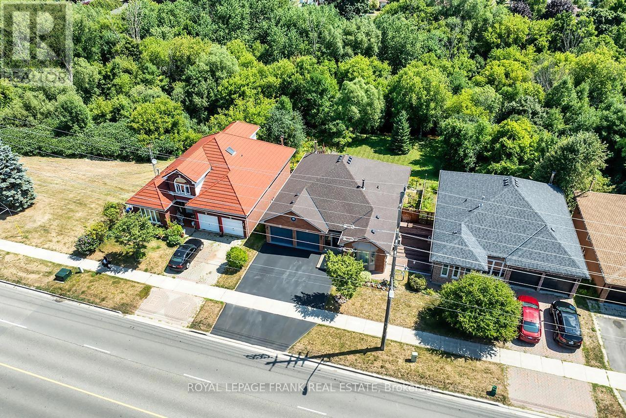 65 Garden Street, Whitby, Ontario  L1N 9E7 - Photo 3 - E12331331