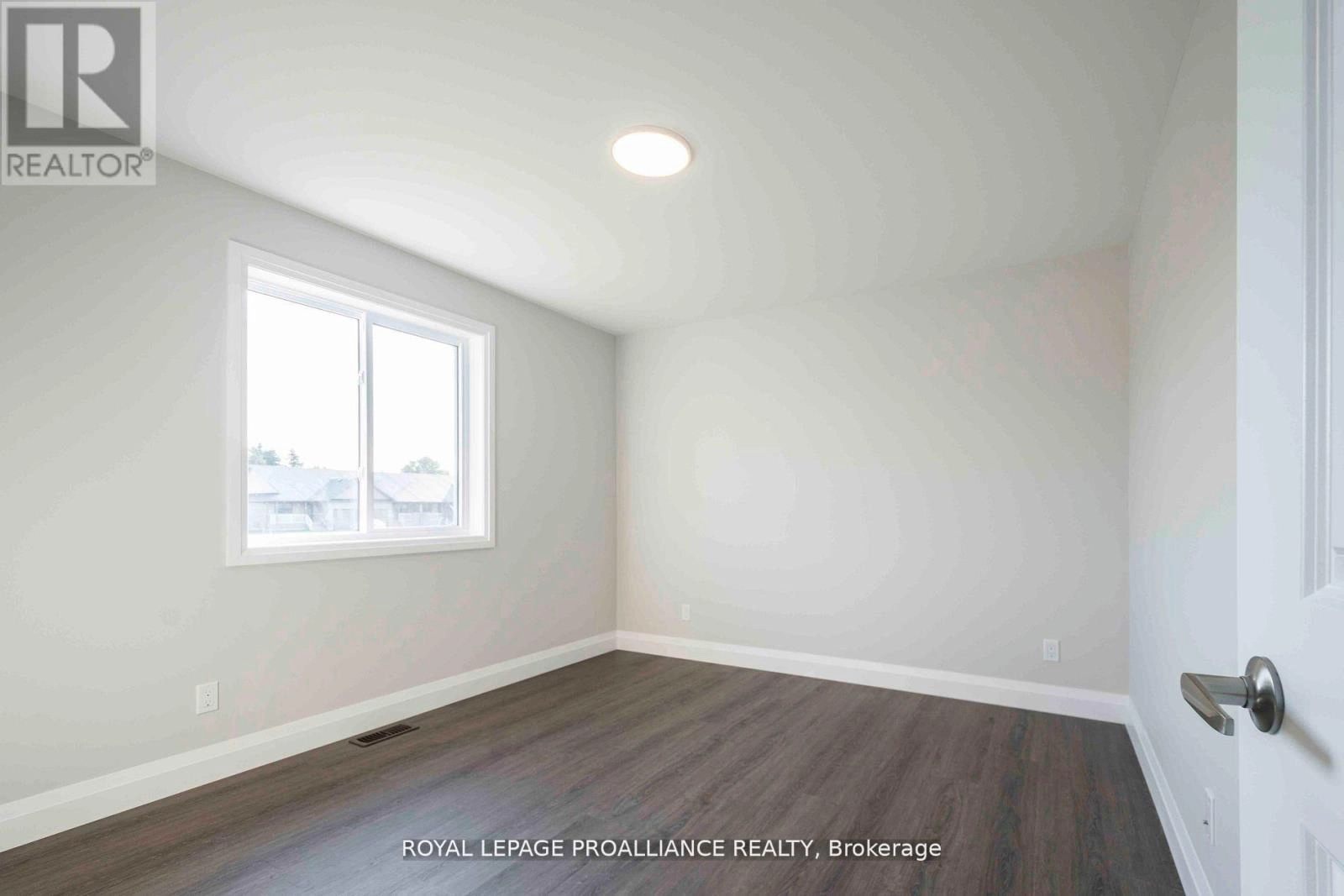 50 Mackenzie John Crescent, Brighton, Ontario K0K 1H0 - Photo 14 - X12331199