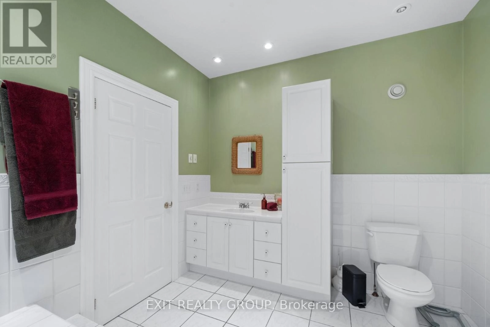 830 County Rd 20, Prince Edward County, Ontario K0K 3L0 - Photo 34 - X12331317