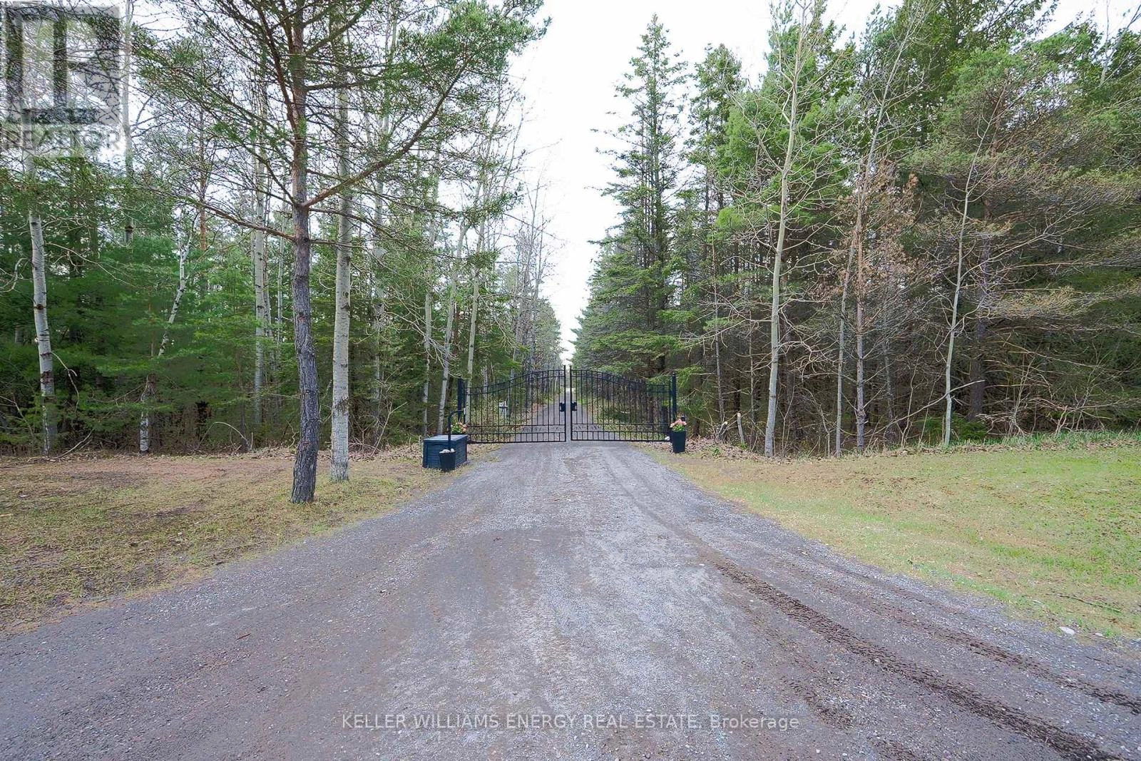 54 Zion Line, Cavan Monaghan, Ontario  L0A 1G0 - Photo 1 - X12332124