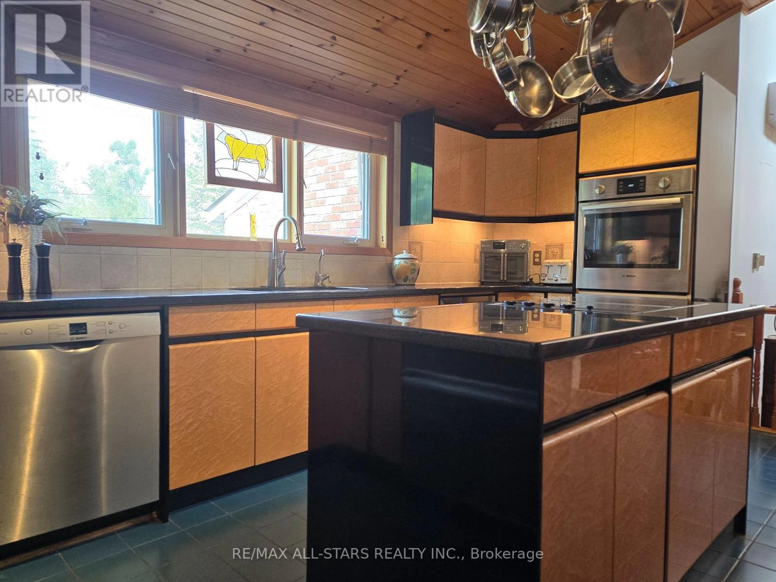 321 Rabys Shore Drive, Kawartha Lakes, Ontario K0M 1N0 - Photo 10 - X12332446