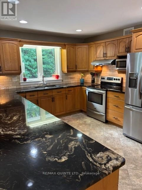 156 Tracey Road S, Tyendinaga, Ontario K0K 2Y0 - Photo 31 - X12332629