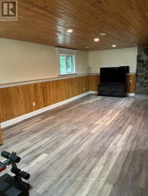 156 Tracey Road S, Tyendinaga, Ontario K0K 2Y0 - Photo 40 - X12332629