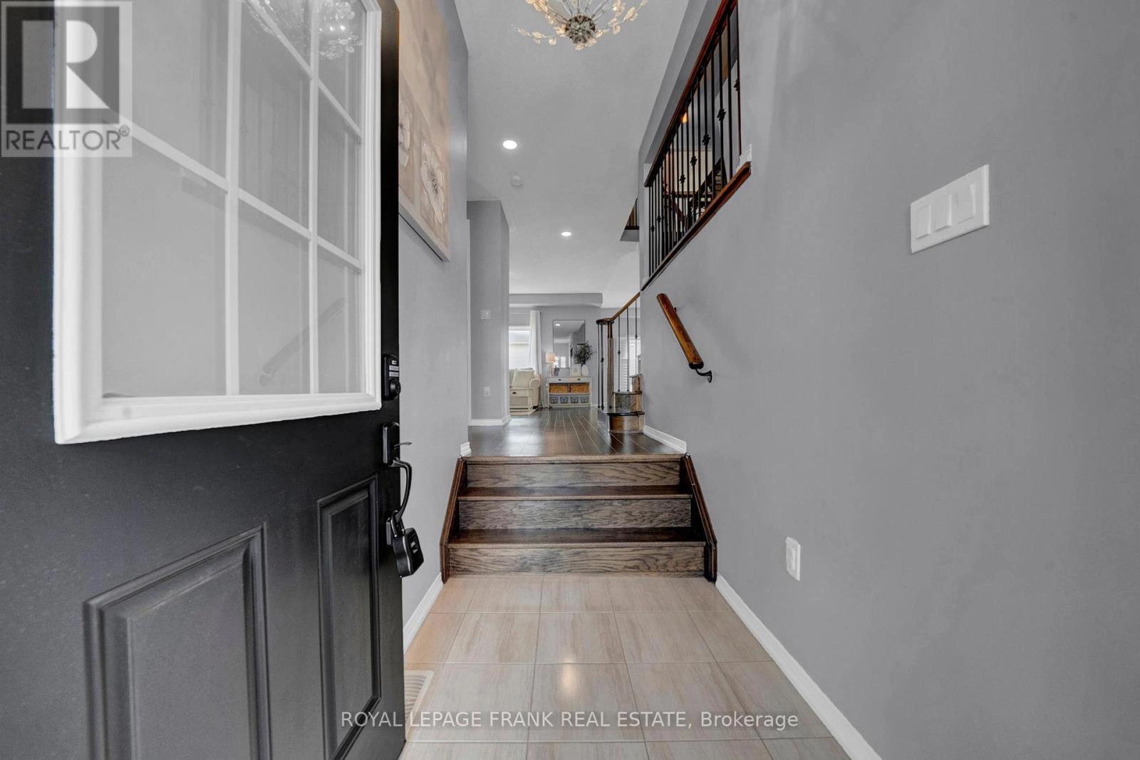 19 Jack Roach Street, Clarington, Ontario  L1C 0S8 - Photo 3 - E12332803