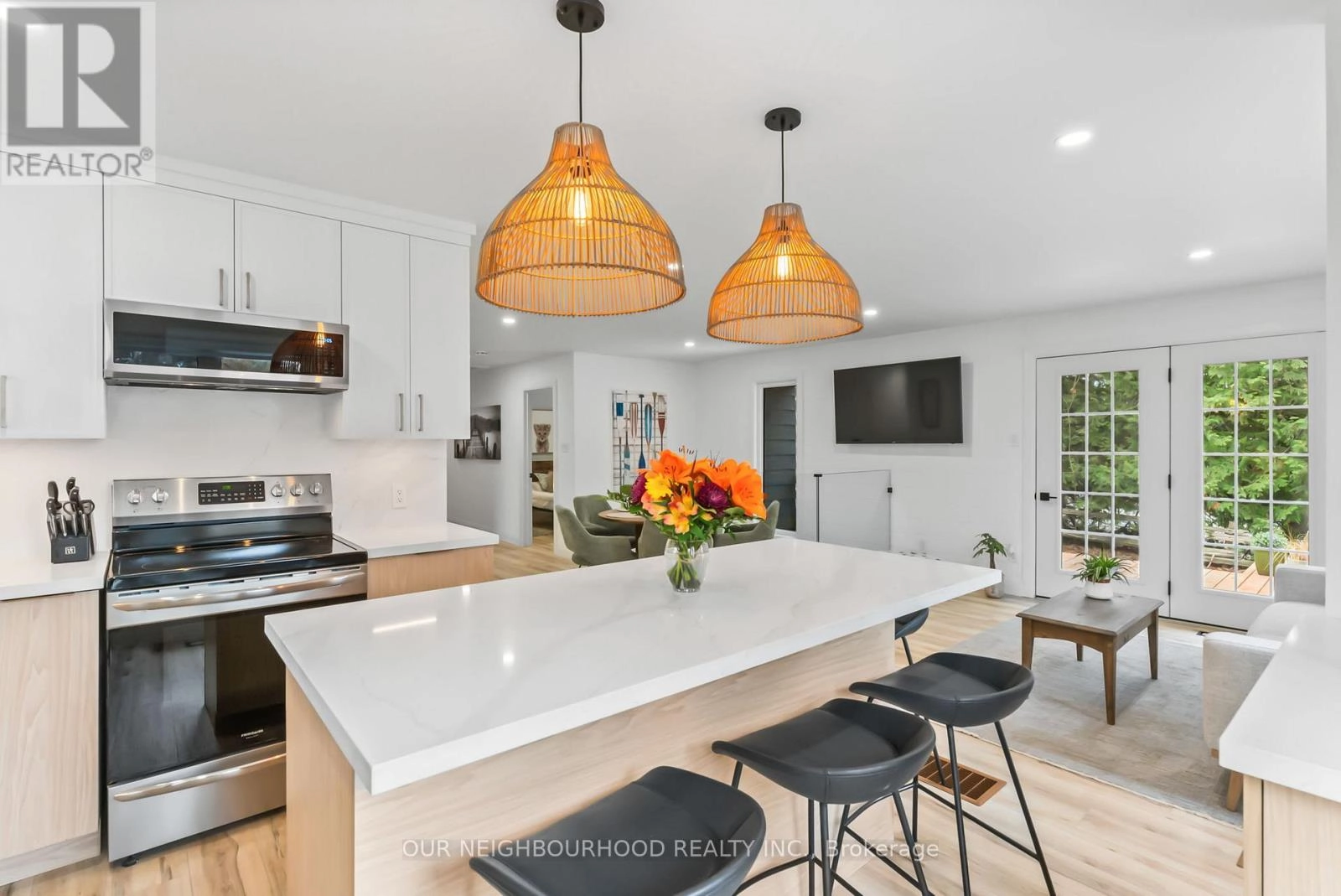 194 Snug Harbour Road, Kawartha Lakes, Ontario K9V 4R6 - Photo 14 - X12332754