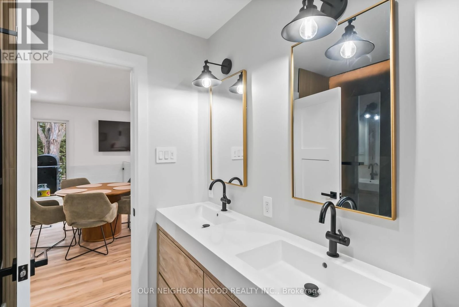 194 Snug Harbour Road, Kawartha Lakes, Ontario K9V 4R6 - Photo 16 - X12332754