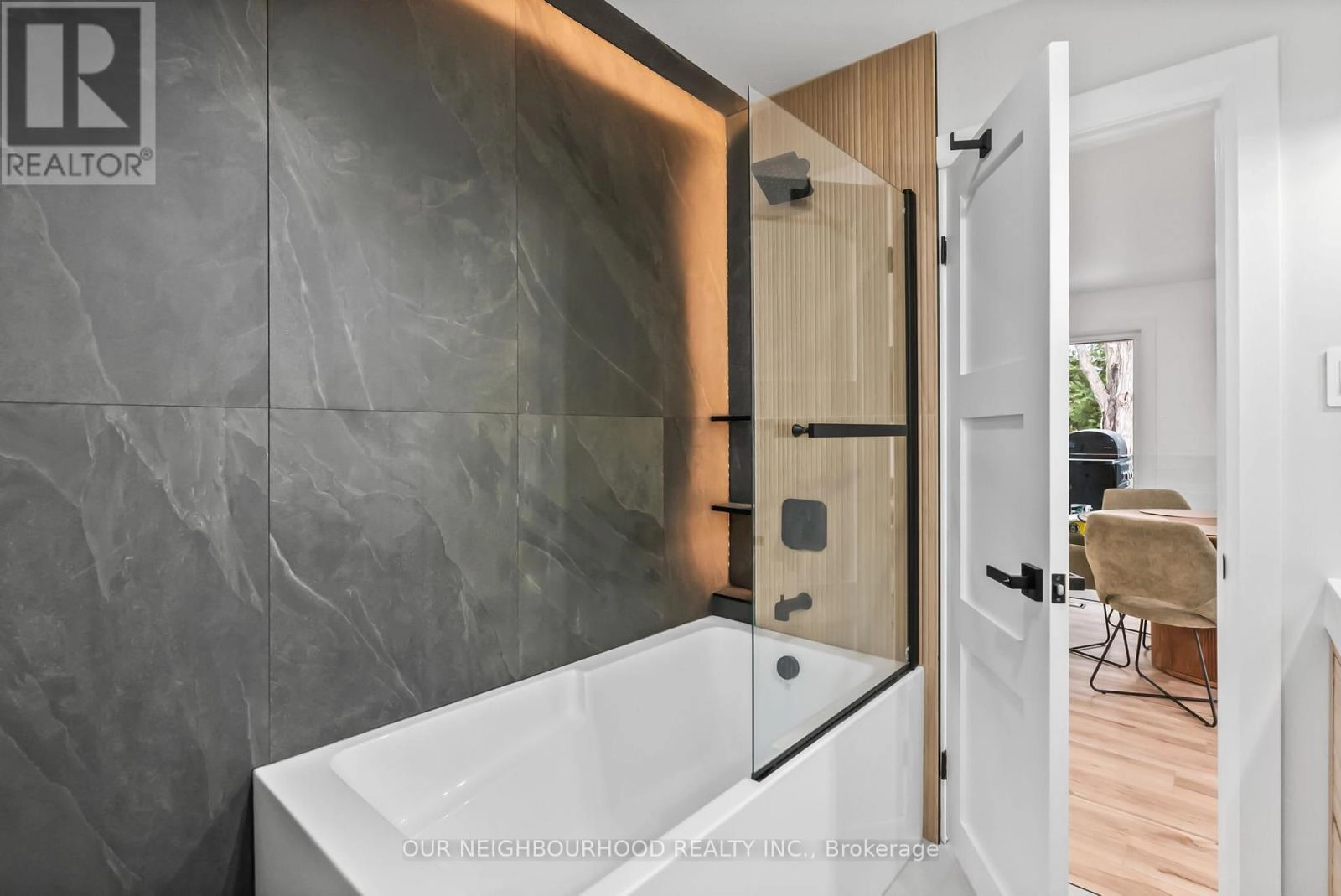 194 Snug Harbour Road, Kawartha Lakes, Ontario K9V 4R6 - Photo 18 - X12332754