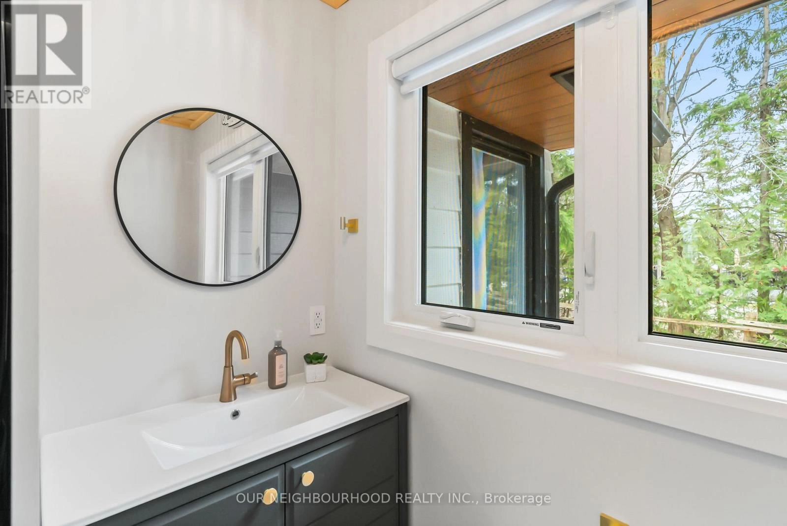 194 Snug Harbour Road, Kawartha Lakes, Ontario K9V 4R6 - Photo 22 - X12332754