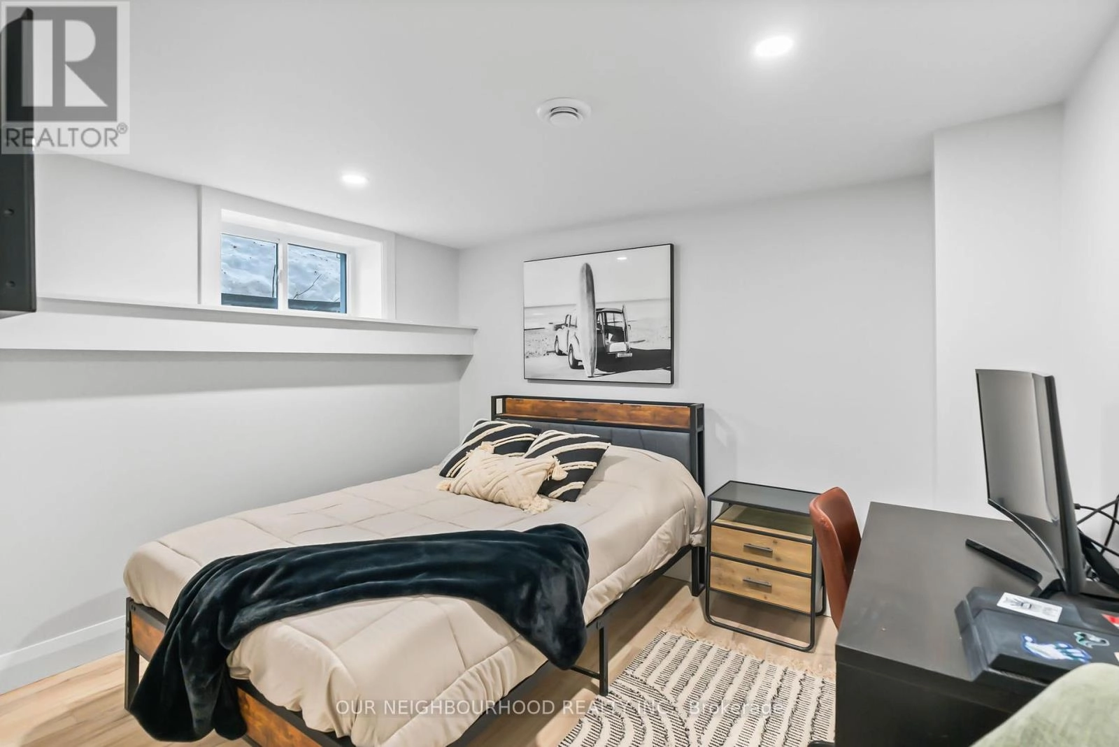 194 Snug Harbour Road, Kawartha Lakes, Ontario K9V 4R6 - Photo 36 - X12332754