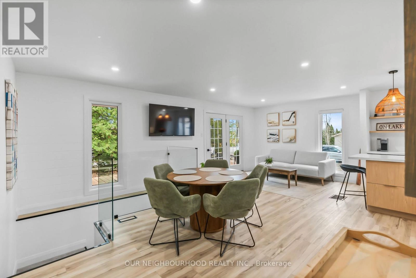 194 Snug Harbour Road, Kawartha Lakes, Ontario K9V 4R6 - Photo 6 - X12332754