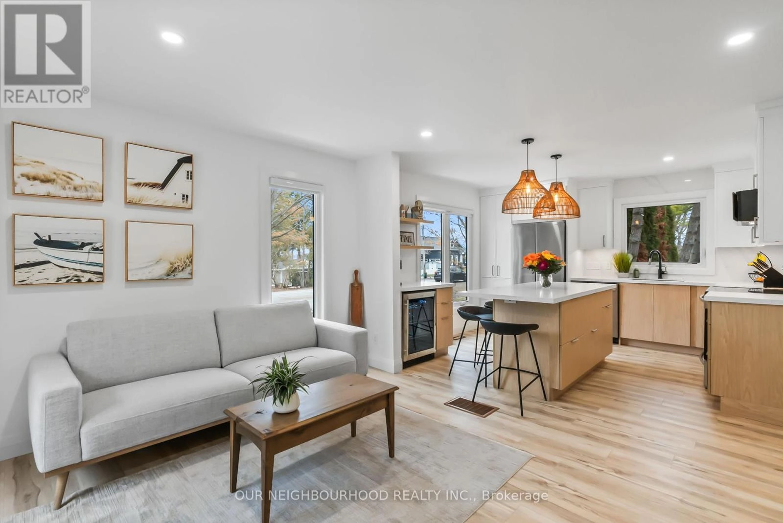 194 Snug Harbour Road, Kawartha Lakes, Ontario K9V 4R6 - Photo 9 - X12332754