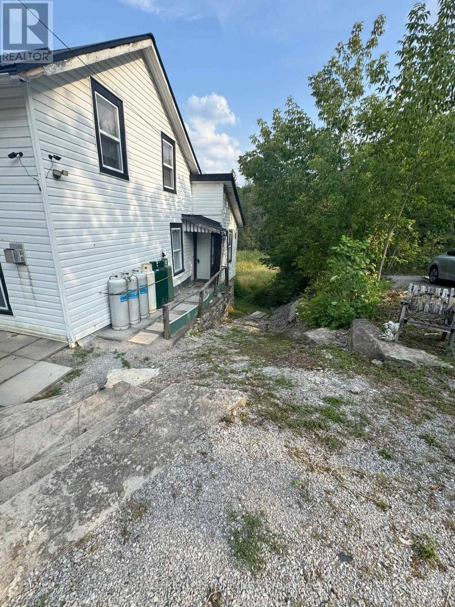 13 Crego Street, Kawartha Lakes, Ontario  K0M 2A0 - Photo 2 - X12332759