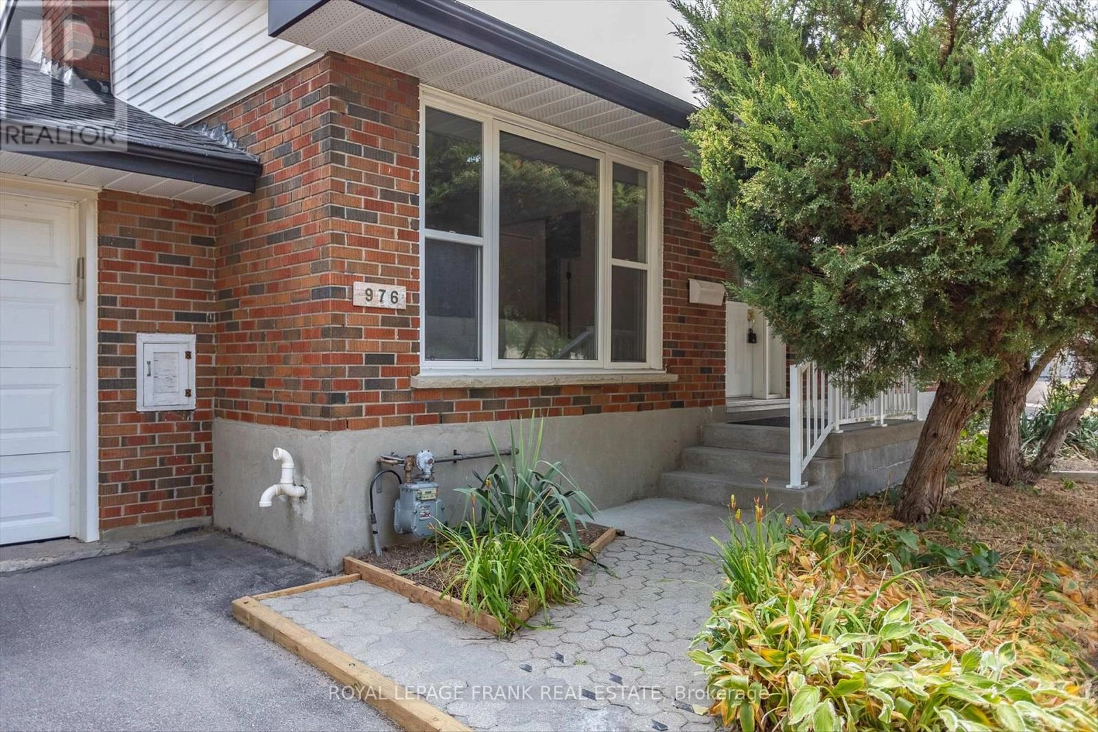 976 Glebemount Crescent, Peterborough North, Ontario  K9H 6L9 - Photo 2 - X12333114