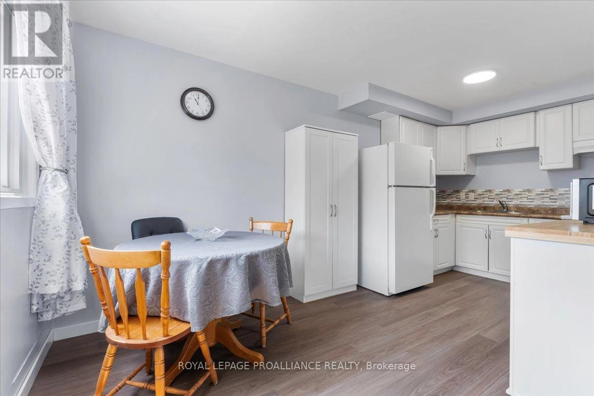 12 - 15 Tracey Park Drive, Belleville, Ontario  K8P 4R4 - Photo 2 - X12306928