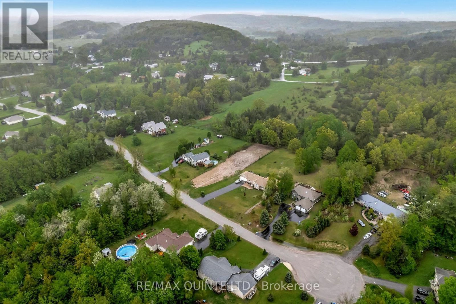 43 Deerfield Drive, Quinte West, Ontario  K0K 2C0 - Photo 3 - X12333353