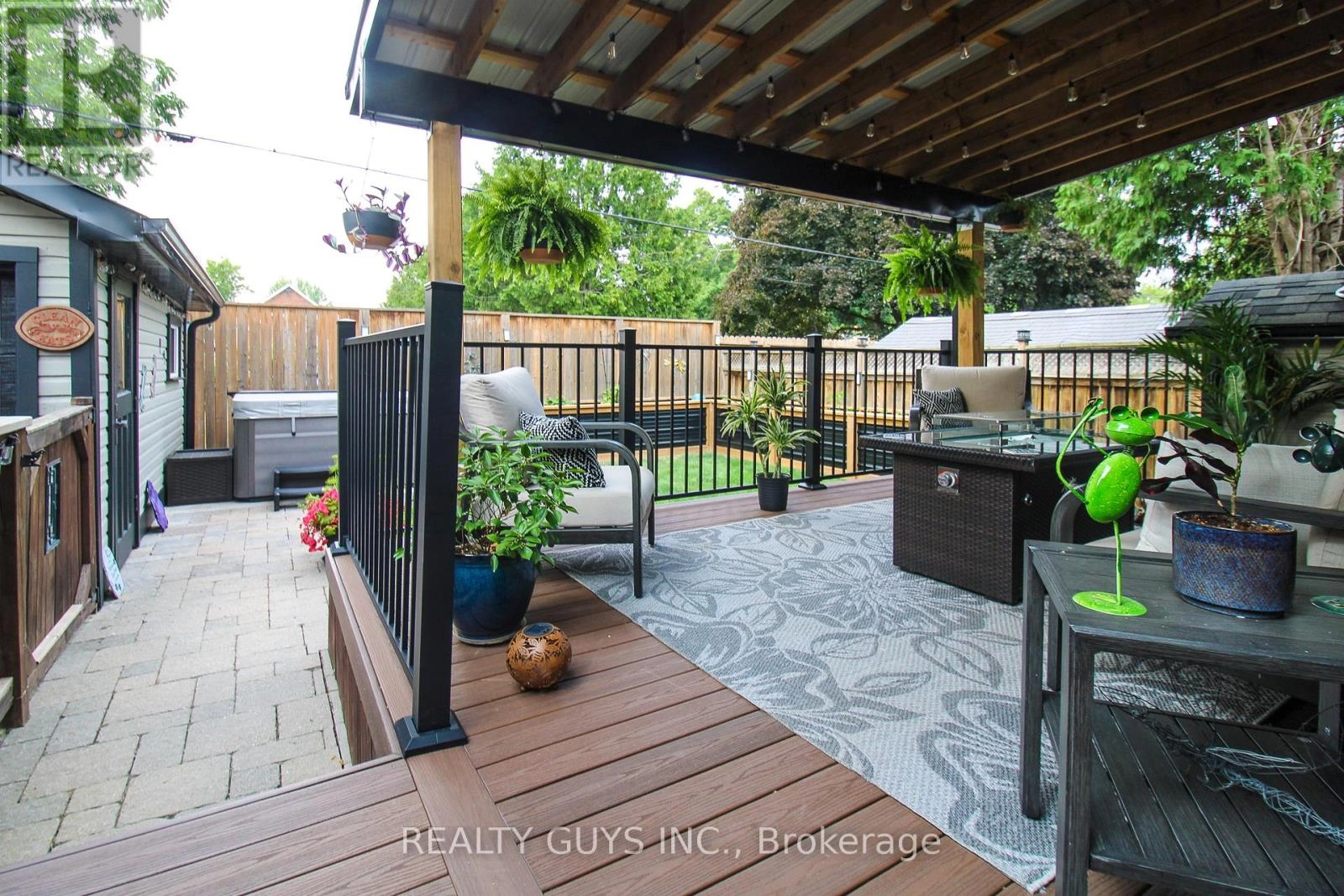 554 Douglas Avenue, Peterborough Central, Ontario  K9J 4L1 - Photo 2 - X12333355