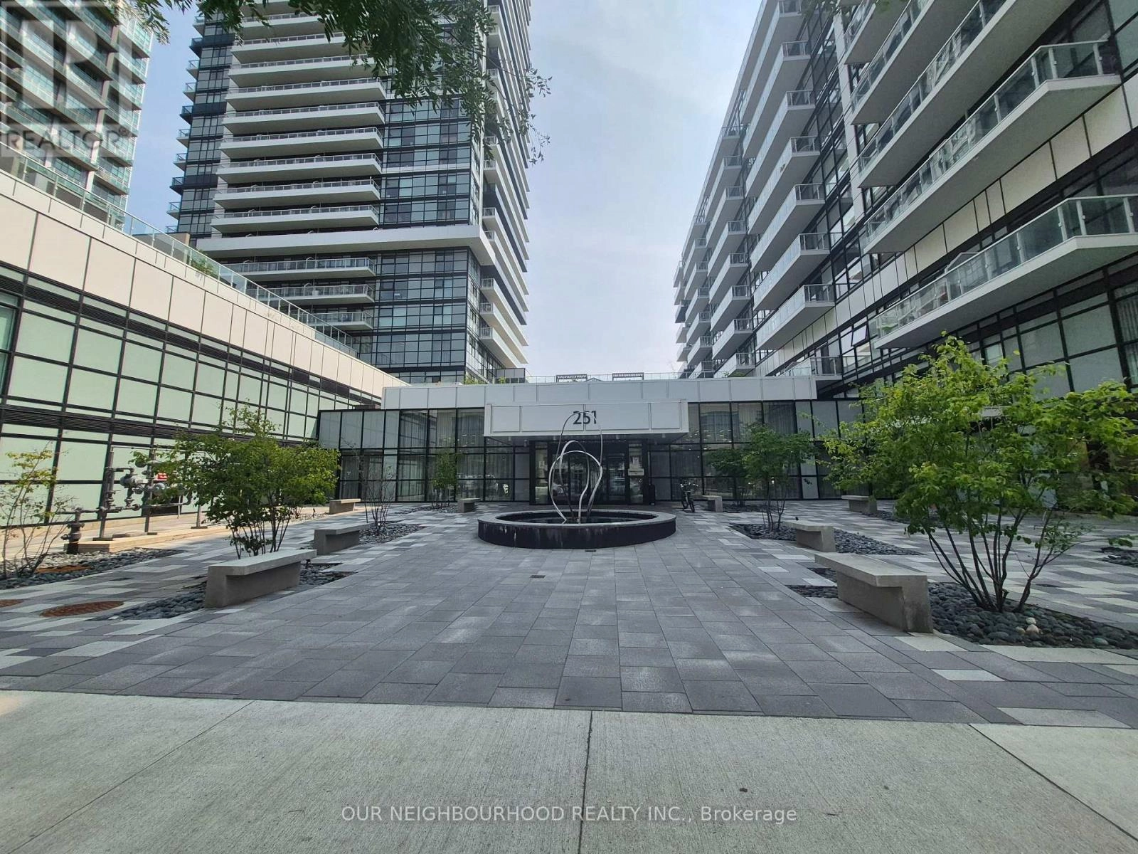 109 - 251 Manitoba Street, Toronto, Ontario  M8Y 0C7 - Photo 2 - W12334111