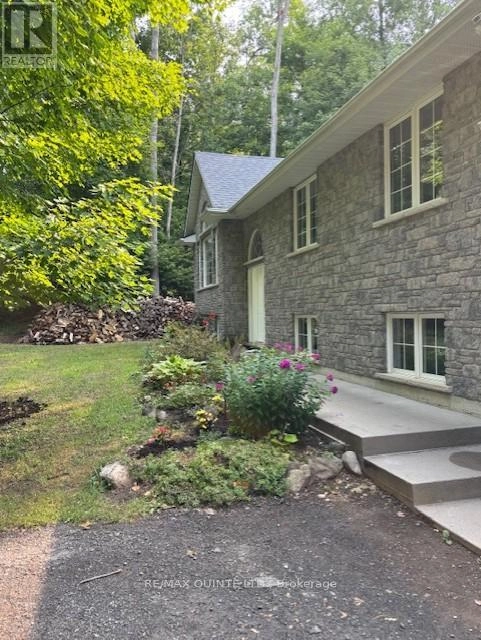 156 Tracey Road S, Tyendinaga, Ontario  K0K 2Y0 - Photo 2 - X12332629