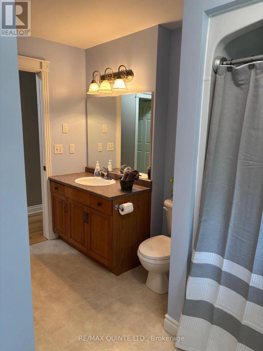 156 Tracey Road S, Tyendinaga, Ontario K0K 2Y0 - Photo 37 - X12332629