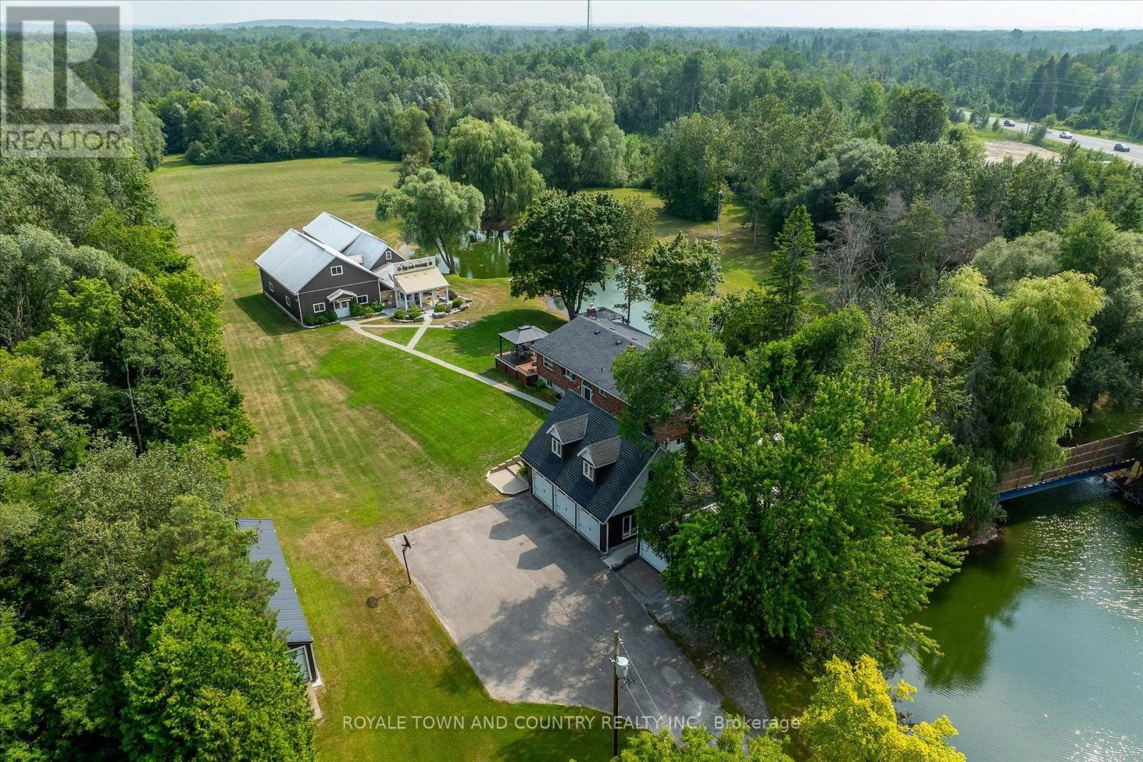 5427 Ravenshoe Road, East Gwillimbury, Ontario  L0E 1R0 - Photo 2 - N12336382