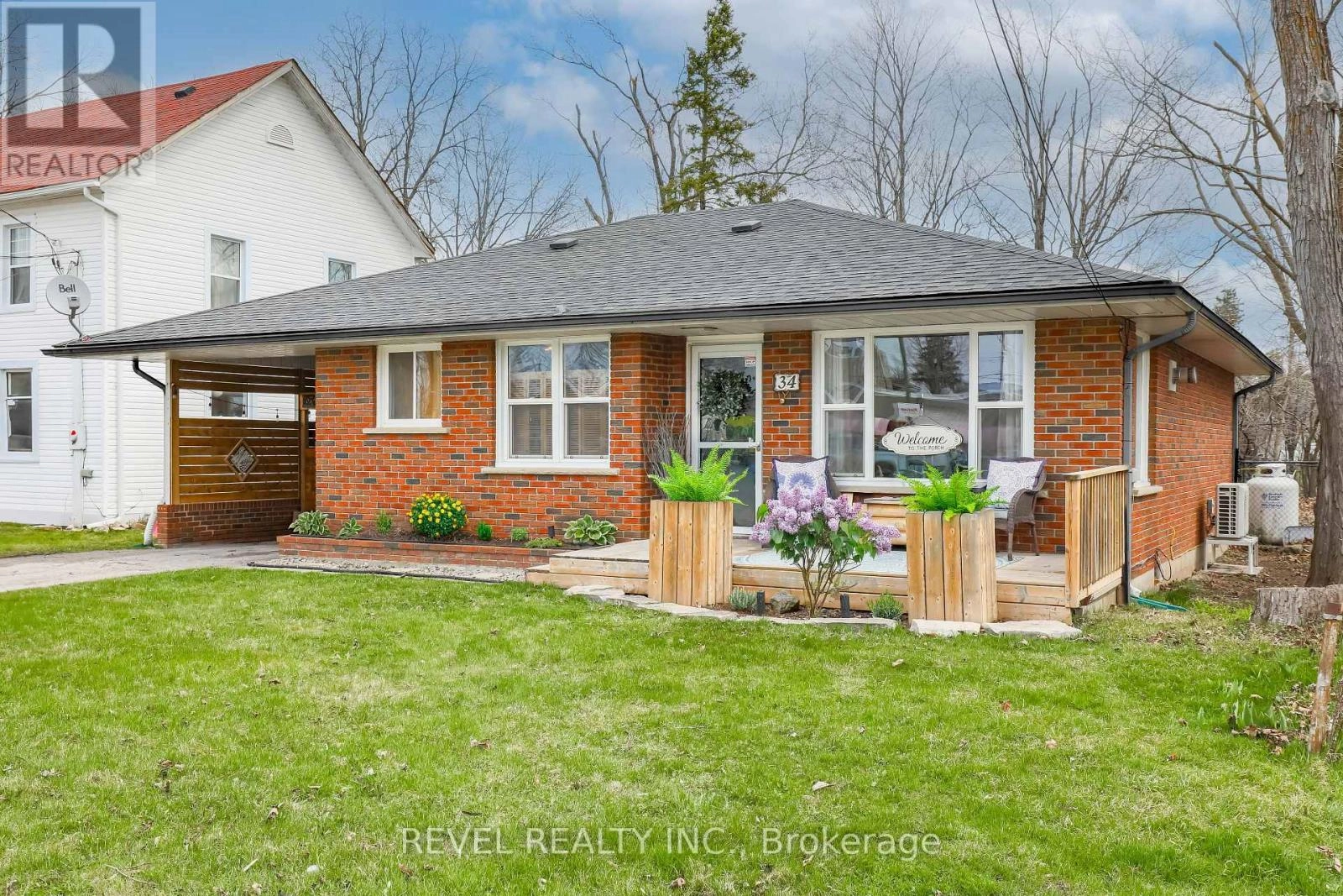 34 William Street, Kawartha Lakes, Ontario  K0M 1A0 - Photo 1 - X12336512