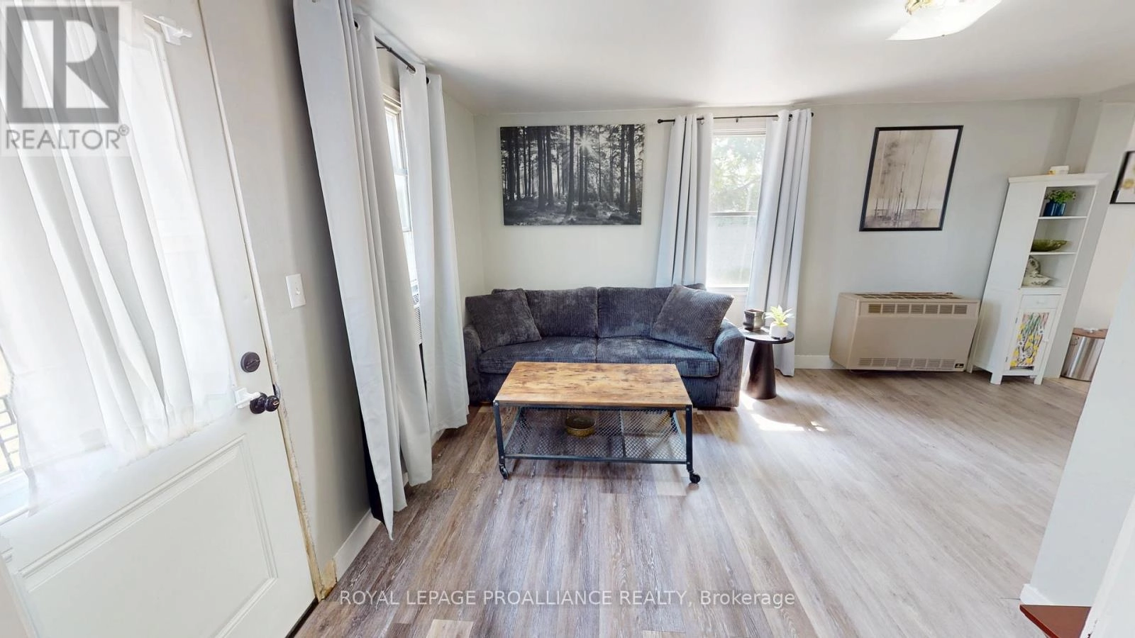 97 Aikins Road, Belleville, Ontario  K8R 0A7 - Photo 3 - X12336814