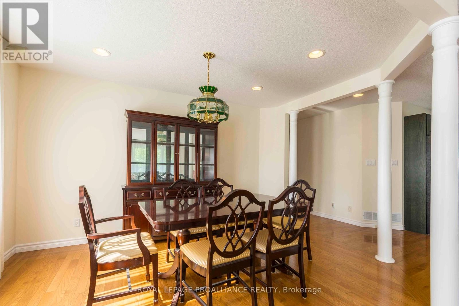 34 Edgeview Drive, Quinte West, Ontario K8V 3G4 - Photo 11 - X12336815