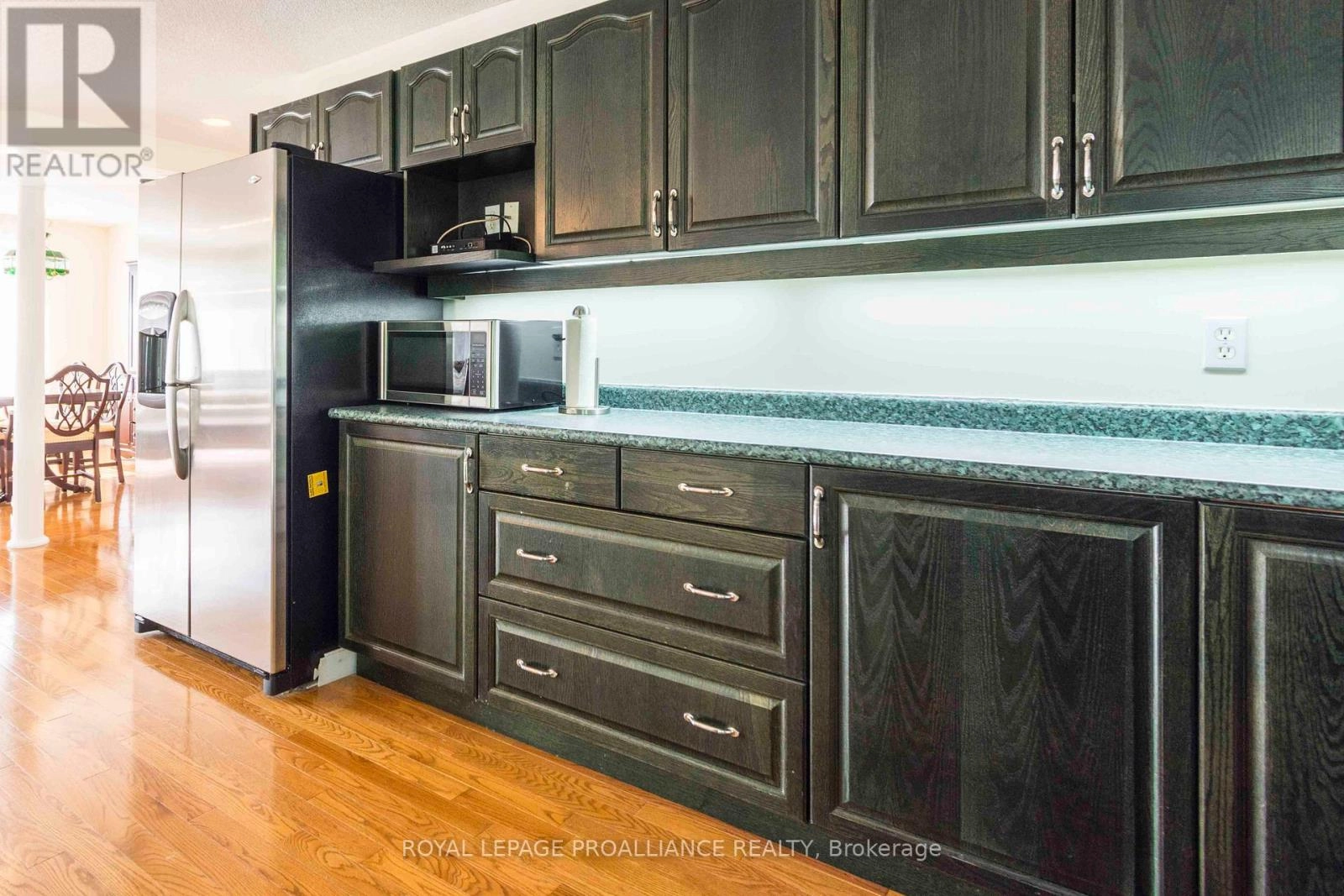 34 Edgeview Drive, Quinte West, Ontario K8V 3G4 - Photo 16 - X12336815