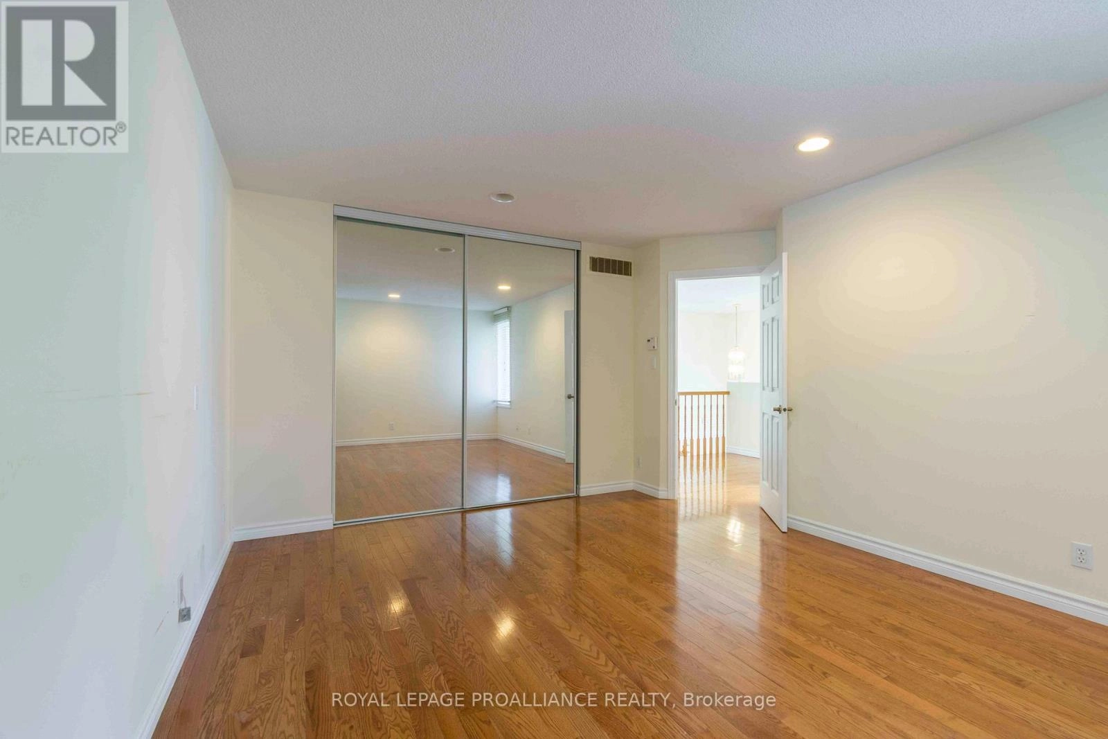 34 Edgeview Drive, Quinte West, Ontario K8V 3G4 - Photo 20 - X12336815