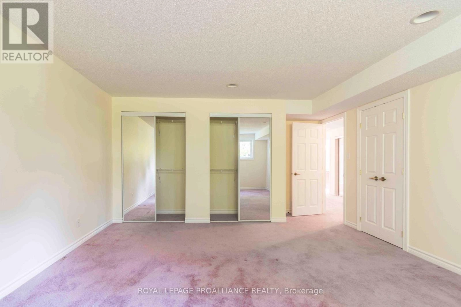 34 Edgeview Drive, Quinte West, Ontario K8V 3G4 - Photo 26 - X12336815