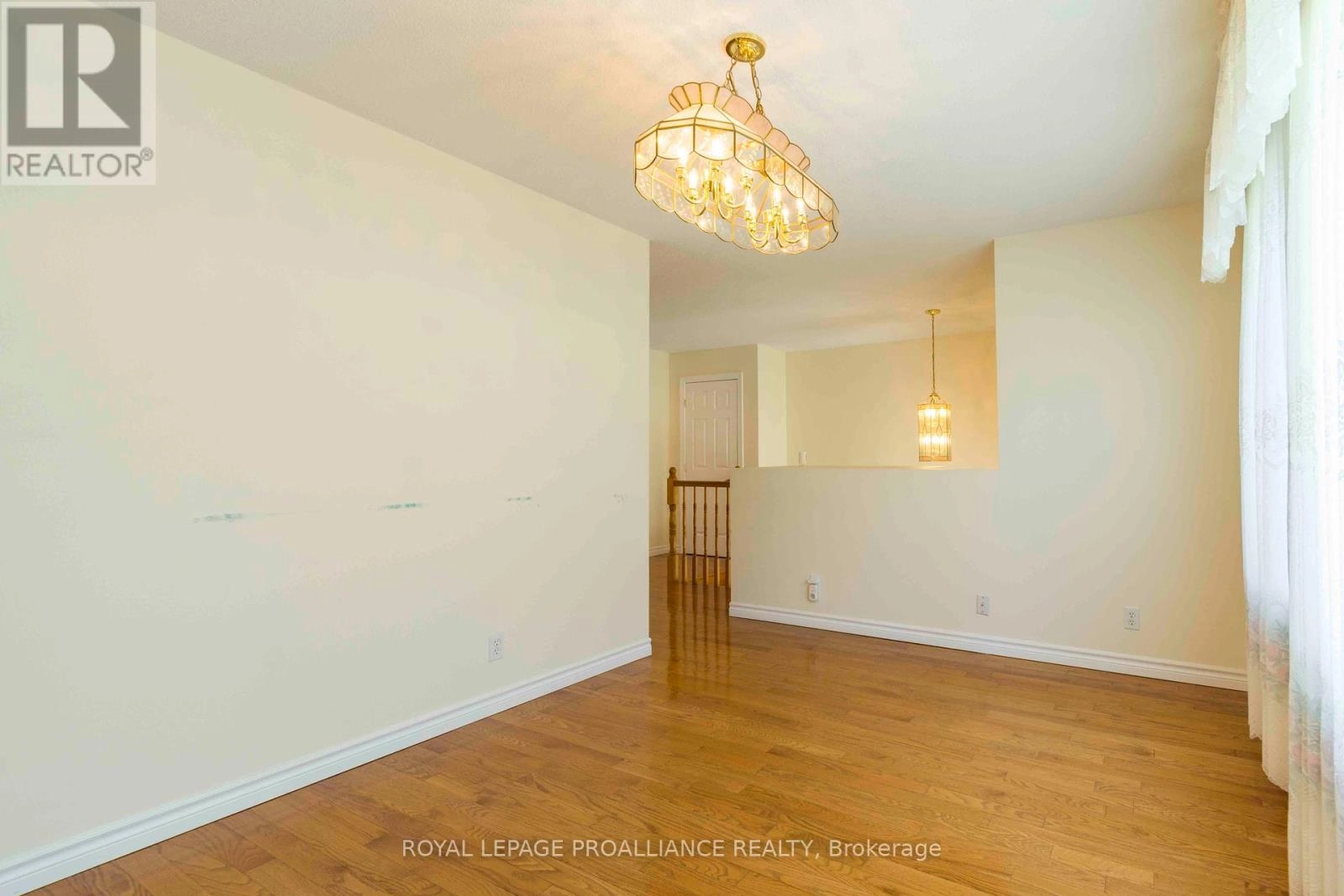 34 Edgeview Drive, Quinte West, Ontario K8V 3G4 - Photo 6 - X12336815