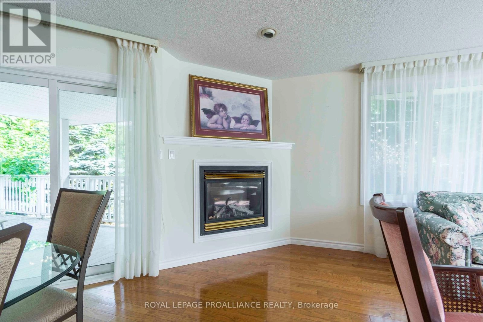 34 Edgeview Drive, Quinte West, Ontario K8V 3G4 - Photo 8 - X12336815