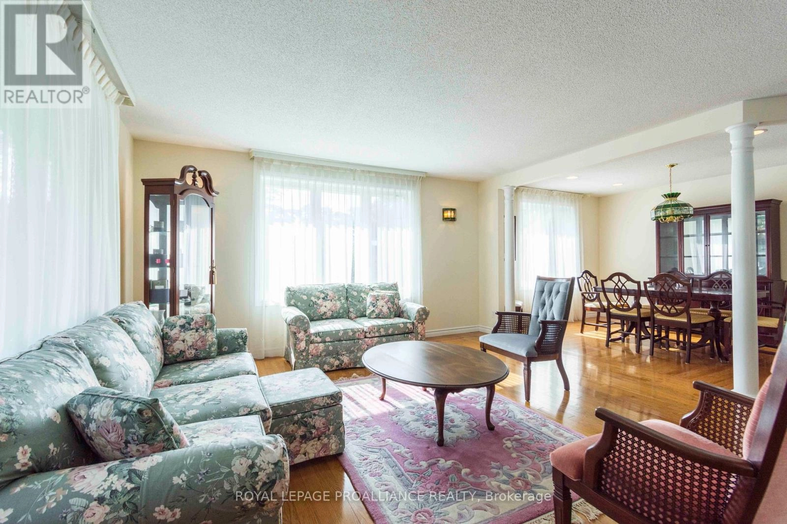 34 Edgeview Drive, Quinte West, Ontario K8V 3G4 - Photo 9 - X12336815