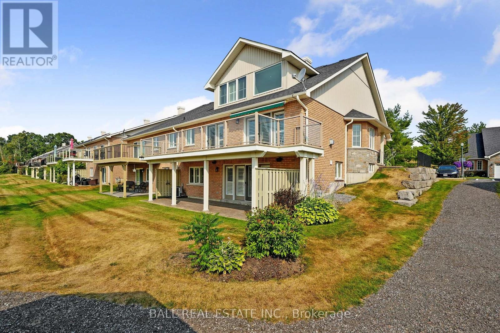 87 - 89 Village Crescent S, Peterborough West, Ontario  K9J 0A9 - Photo 3 - X12337338