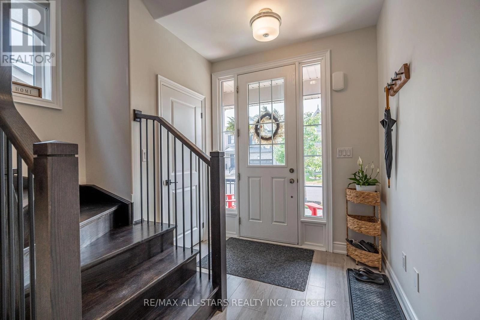 528 Macintosh Grove, Peterborough North, Ontario  K9H 0K1 - Photo 2 - X12337340