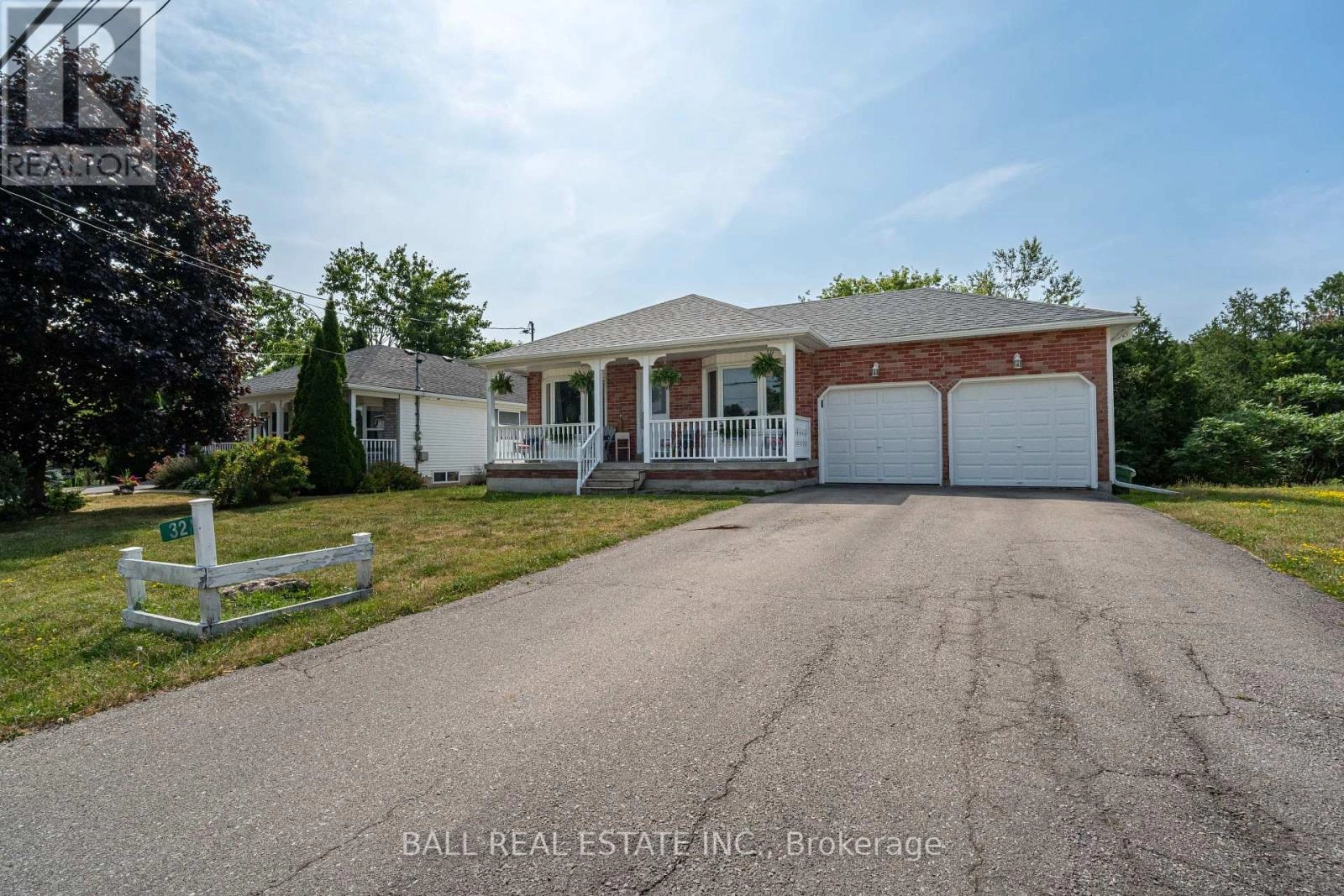 32 Champlain Boulevard, Kawartha Lakes, Ontario  K9V 4R1 - Photo 3 - X12309230